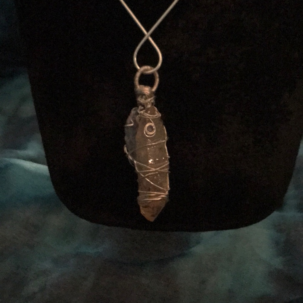 Quartz and kyanite silver wire wrapped necklace - Picture 5 of 7